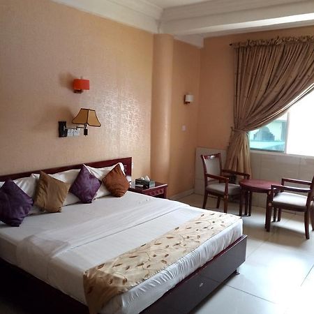 Crocodile Hotels And Restaurant Limited كادونا المظهر الخارجي الصورة