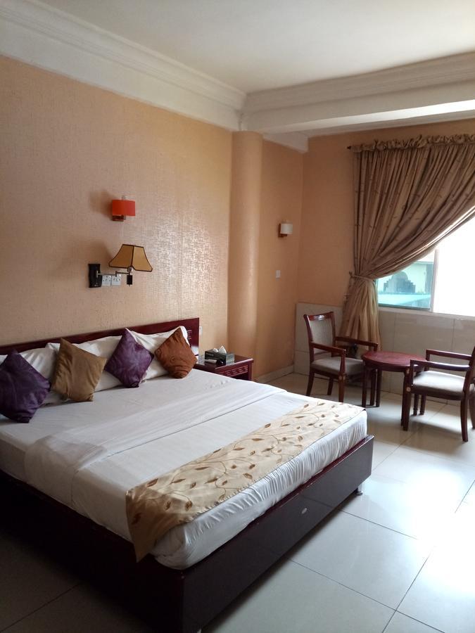 Crocodile Hotels And Restaurant Limited كادونا المظهر الخارجي الصورة